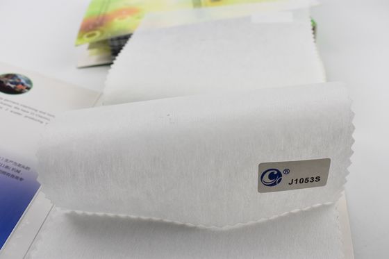 Weiches 100% Polyester-Bräderwerk, nicht gewebtes Gewebe für Bekleidung