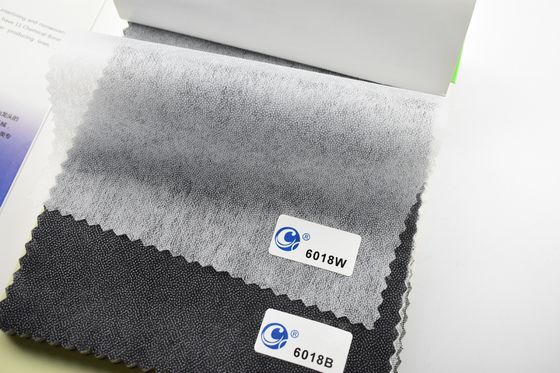 Kleidungsstücke, die aus 100% Polyester-Nichtgewebe-Fusible Stoffe gefertigt werden